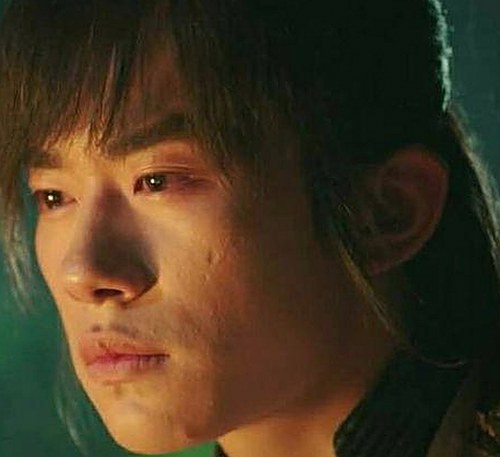 《摩登家庭第二季》：家庭喜剧的经典续作与最新在线观看平台分析