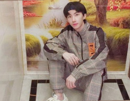 揭秘娱乐圈背后人物：免费视频官方版带来的新动态