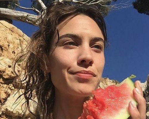 已满十八岁电视剧完整版免费版：全新体验与高清资源一网打尽